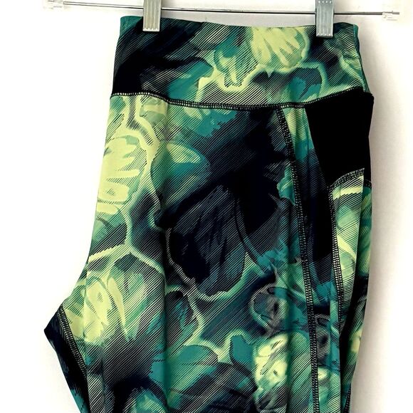 Tek Gear Women's 2X (39x20) DRYTEK Printed High-Waisted Capri Leggings Pockets - Picture 6 of 15